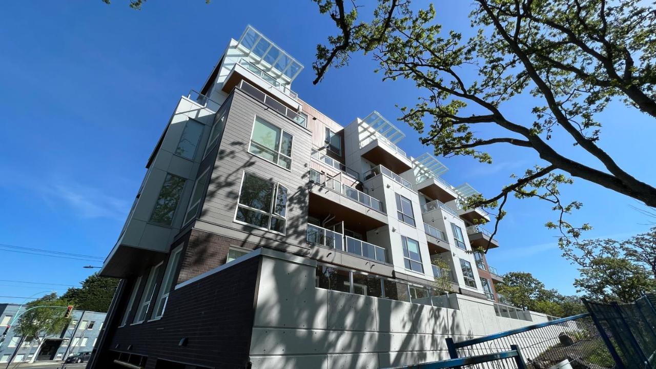 Hillside Oasis By Iris Properties! Victoria Eksteriør billede