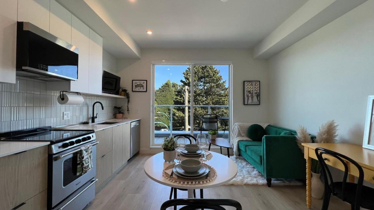Hillside Oasis By Iris Properties! Victoria Eksteriør billede