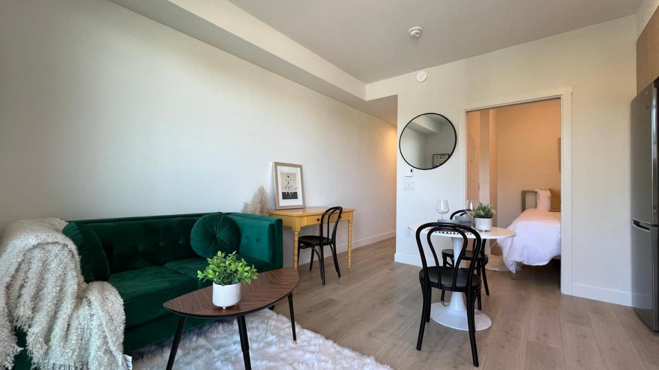 Hillside Oasis By Iris Properties! Victoria Eksteriør billede