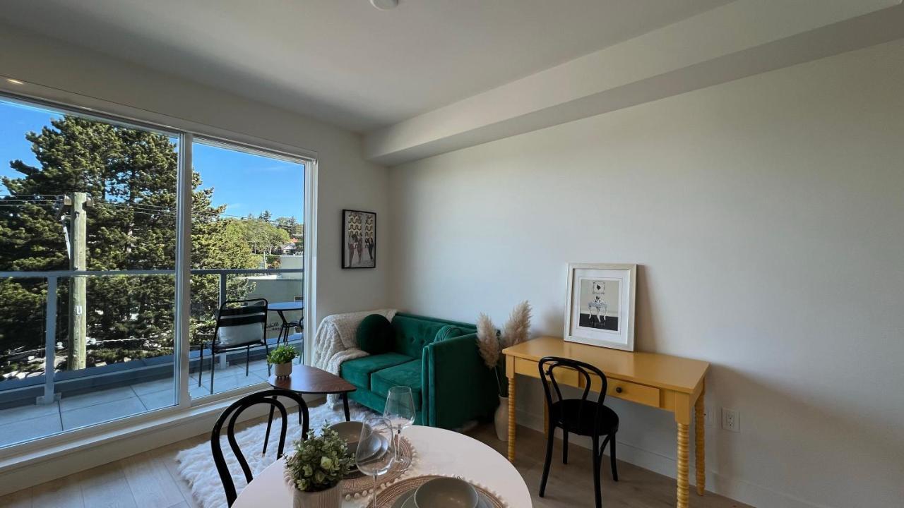Hillside Oasis By Iris Properties! Victoria Eksteriør billede
