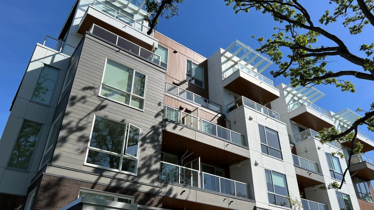Hillside Oasis By Iris Properties! Victoria Eksteriør billede