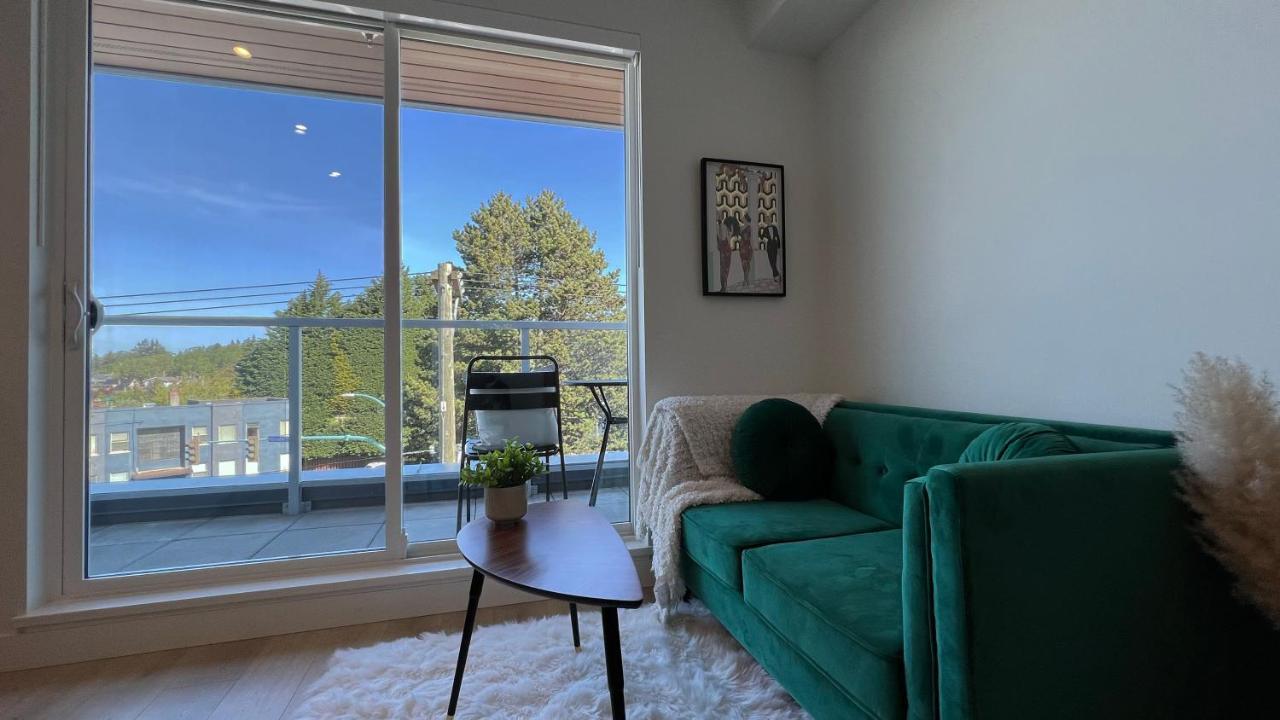 Hillside Oasis By Iris Properties! Victoria Eksteriør billede