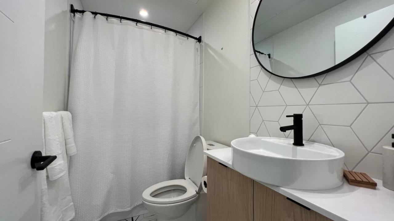 Hillside Oasis By Iris Properties! Victoria Eksteriør billede